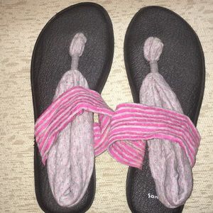 Never worn Sanuk Sandals